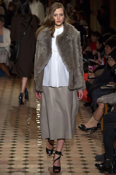 Look 7